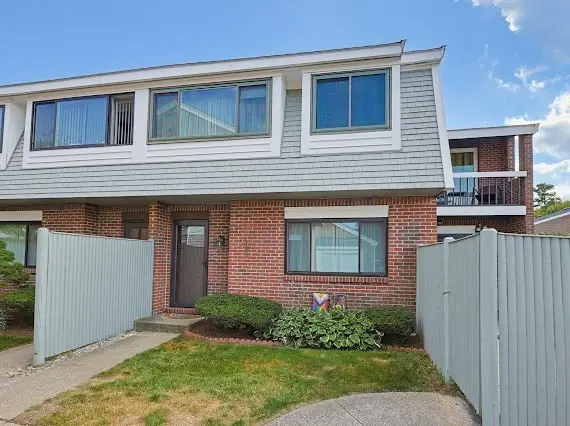 93 Rosewood Dr #93, Stoughton, MA 02072