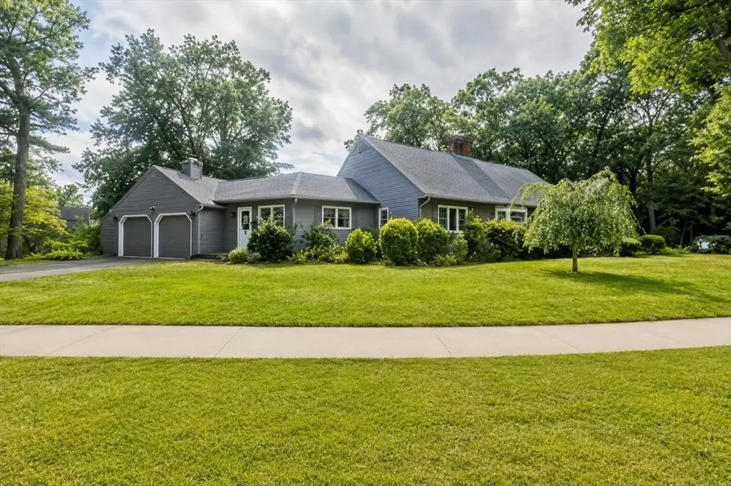 7 Woodland Rd, Westfield, MA 01085 - #1