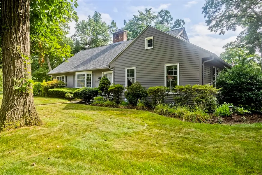 7 Woodland Rd, Westfield, MA 01085 - #3