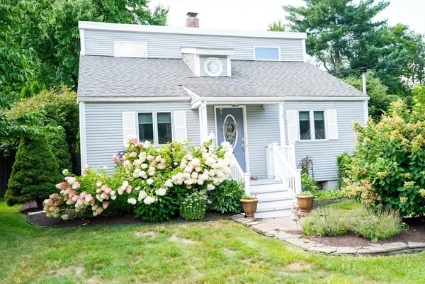 87 Berkshire Dr, Westfield, MA 01085