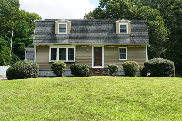 492 Kingman Street, Taunton, MA 02718