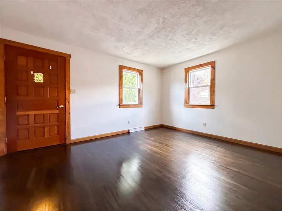 17 Monarch St, Lowell, MA 01854 - #3