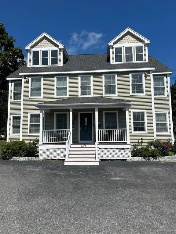 13 1/2 Merrimac St #1, Amesbury, MA 01913