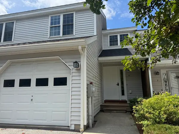 9 Green Briar Rd #9, Fitchburg, MA 01420