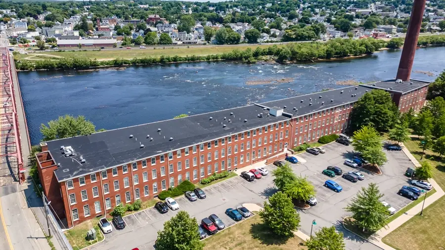 35 Riverwalk Way #R201, Lowell, MA 01854 - #3