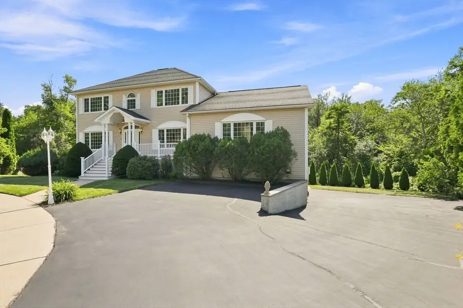 9 Sullivan Cir, Stoneham, MA 02180 - #3