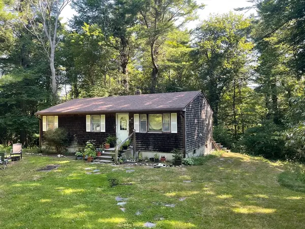 67 Slab Bridge Rd, Freetown, MA 02702
