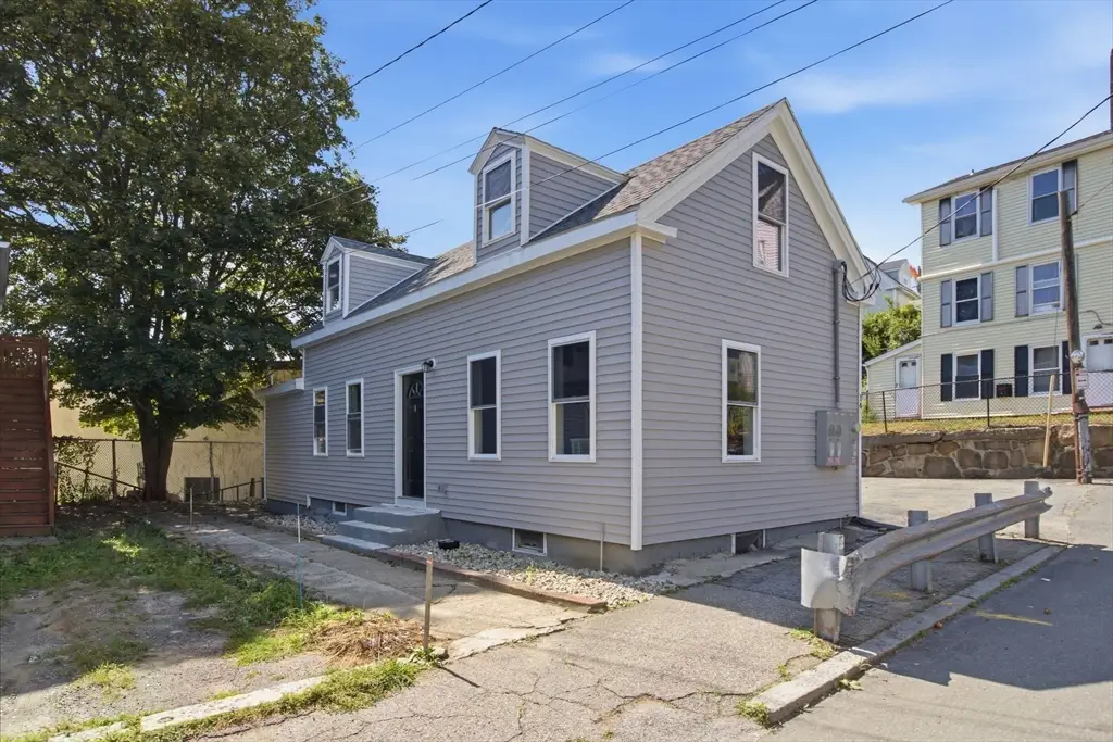 14 Staten St, Gloucester, MA 01930 - #1