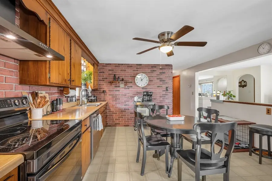 41 Alma Street, Lowell, MA 01854 - #3