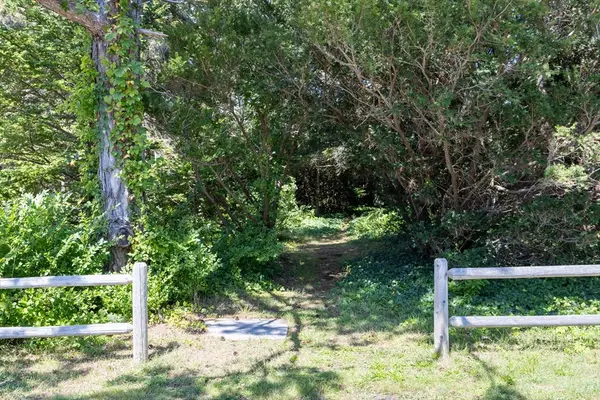 264 Sea View Ave, Barnstable, MA 02655