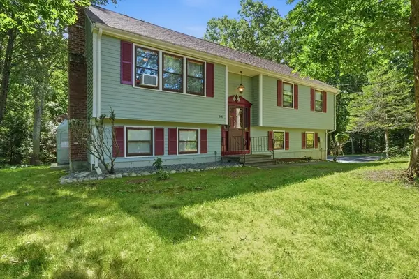 64 Marshall St, Holliston, MA 01746