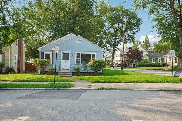 274 Whitford Ave, Providence, RI 02908