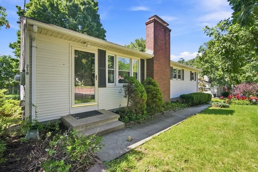 218 Maple St, East Longmeadow, MA 01028 - #3