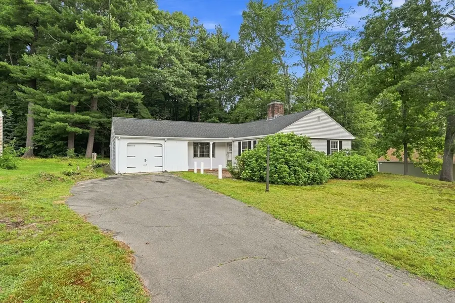 92 Oak Hollow Rd, Springfield, MA 01128 - #3