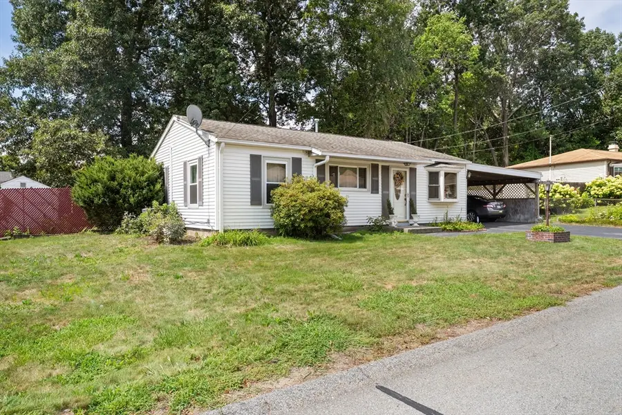 136 Laurie Ln, Lowell, MA 01854 - #2