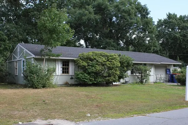 7 Christopher Dr, Wareham, MA 02571