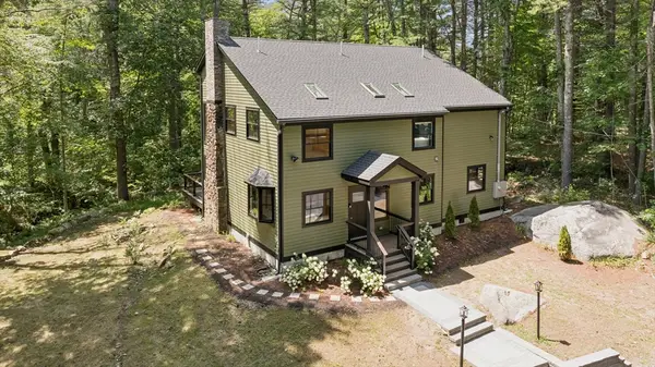 12 Wood St, Southborough, MA 01772