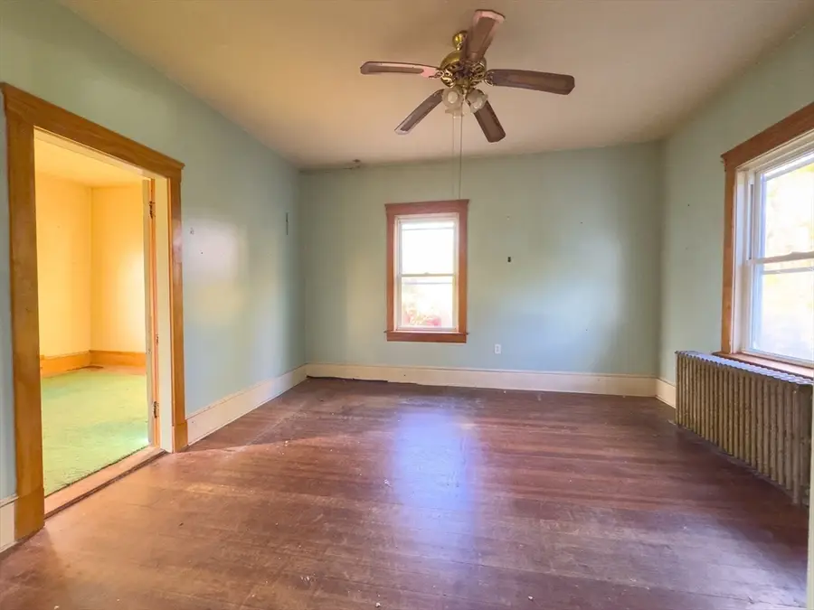 16 Ash St, Fairhaven, MA 02719 - #3