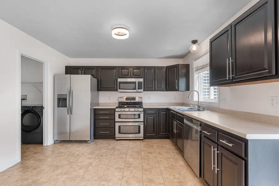 4 Georgetowne #4, Nashua, NH 03062 - #3