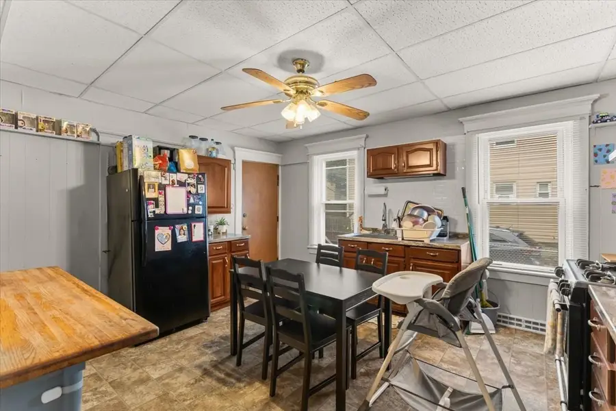 213 Austin St, New Bedford, MA 02740 - #3