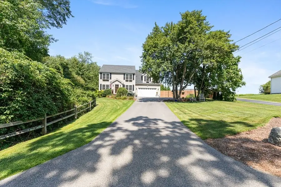 380 N Wheaton Ave, Seekonk, MA 02771 - #2