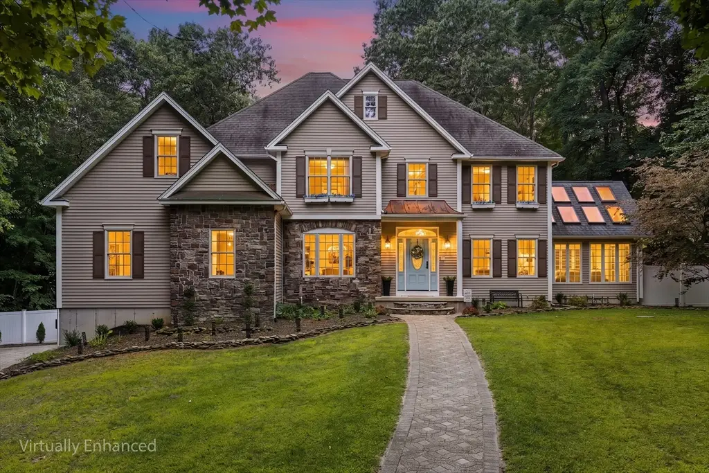 4 Iroquois Ln, Wilbraham, MA 01095 - #1