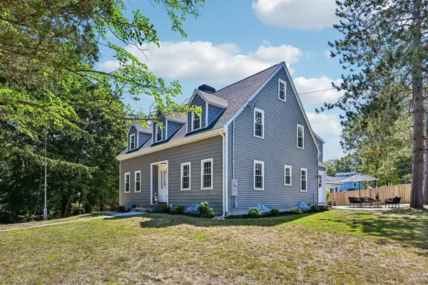 254 Russell St, Woburn, MA 01801