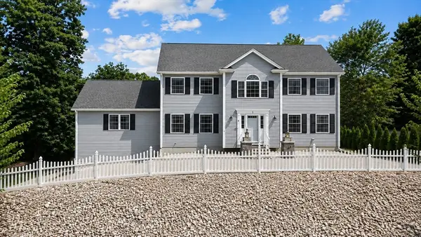 3 Moore Dr, Millbury, MA 01527