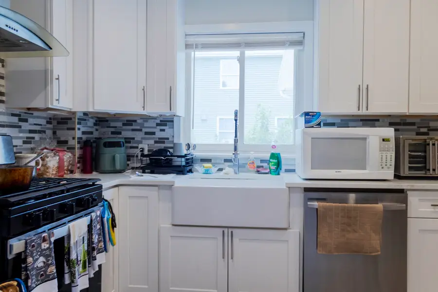 35 Peck St, Attleboro, MA 02703 - #3