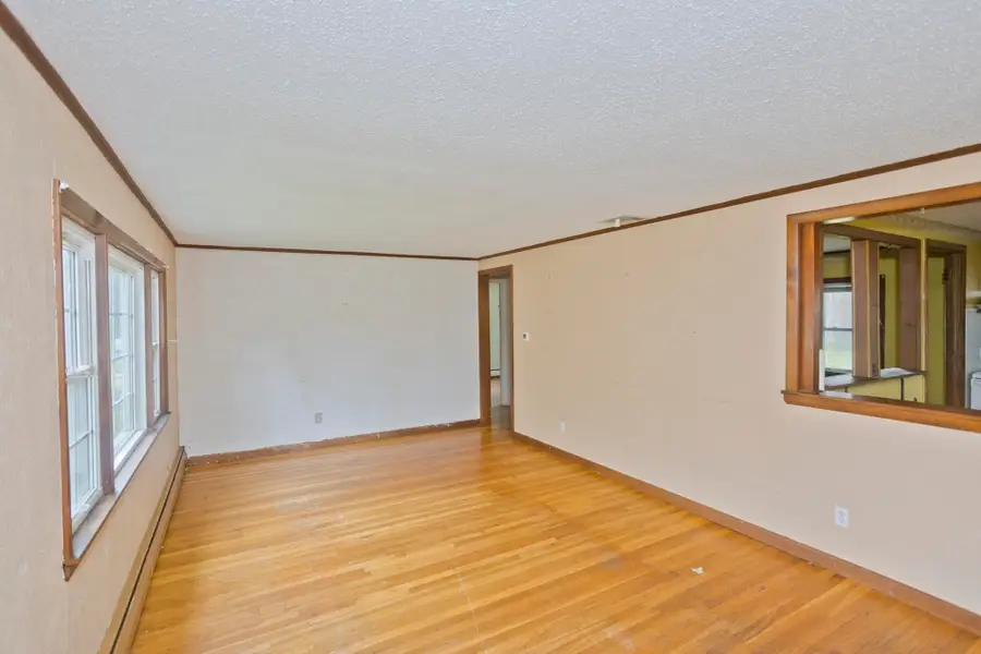 67 Warwick Rd, Chicopee, MA 01020 - #3