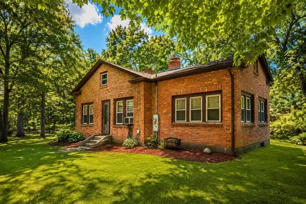 114 Witheridge St, Agawam, MA 01030
