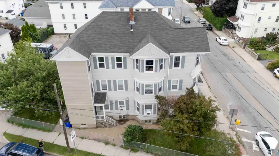 1025 Globe St, Fall River, MA 02724 - #3