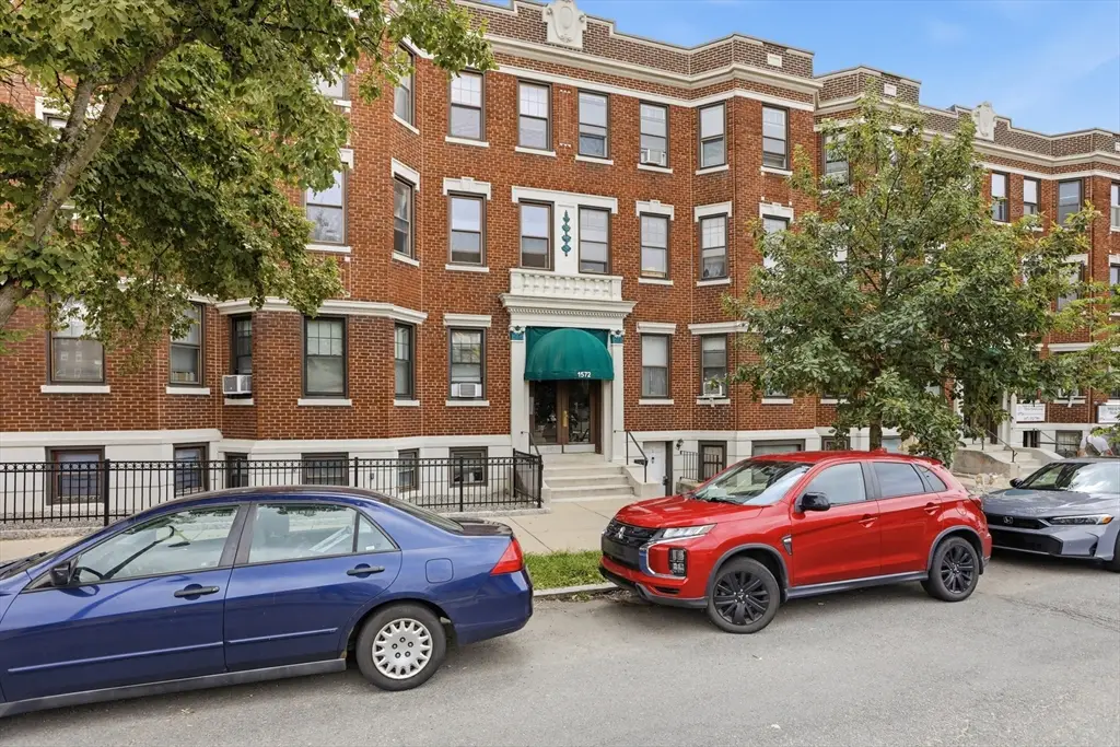1572 Commonwealth Ave #6, Boston, MA 02135 - #1