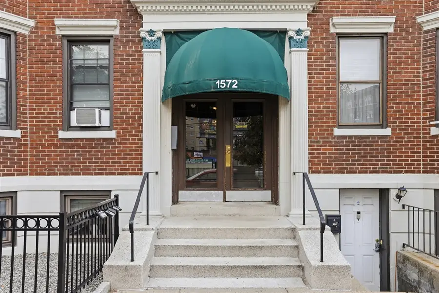 1572 Commonwealth Ave #6, Boston, MA 02135 - #3