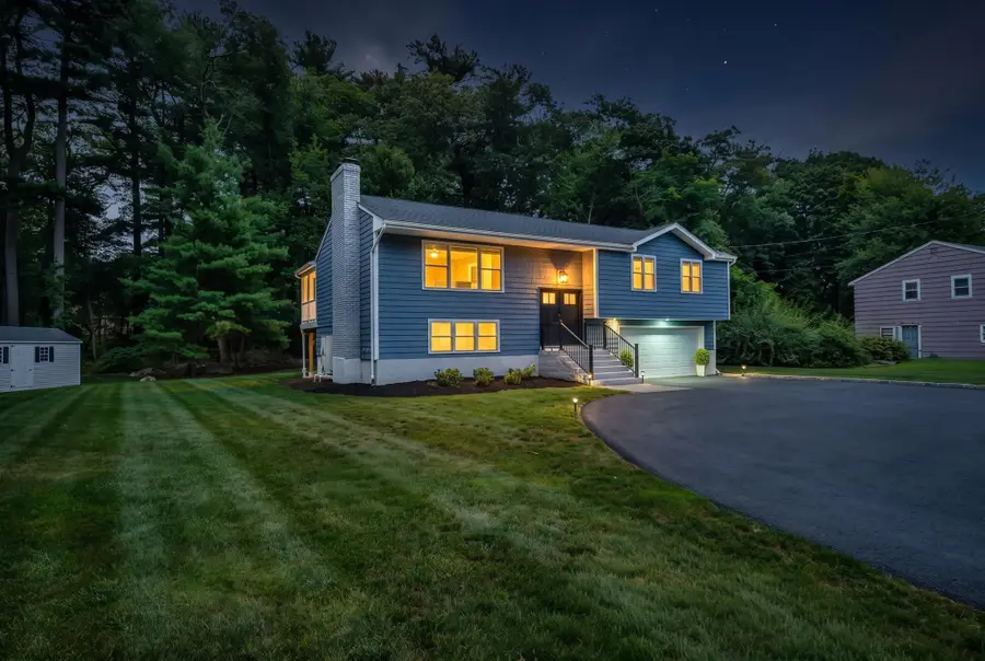 8 Willowdale Dr, Lynnfield, MA 01940 - #2