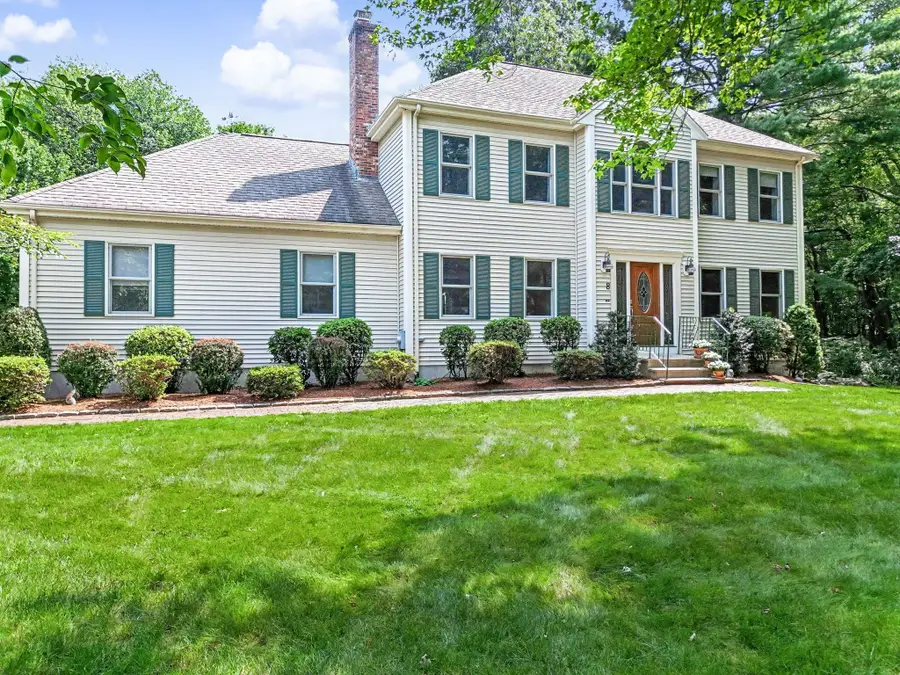 8 Vincent Rd, Mendon, MA 01756 - #2