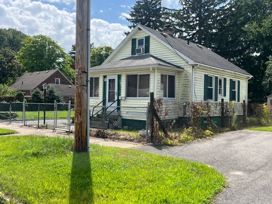 104 Balis St, Springfield, MA 01109 - #3