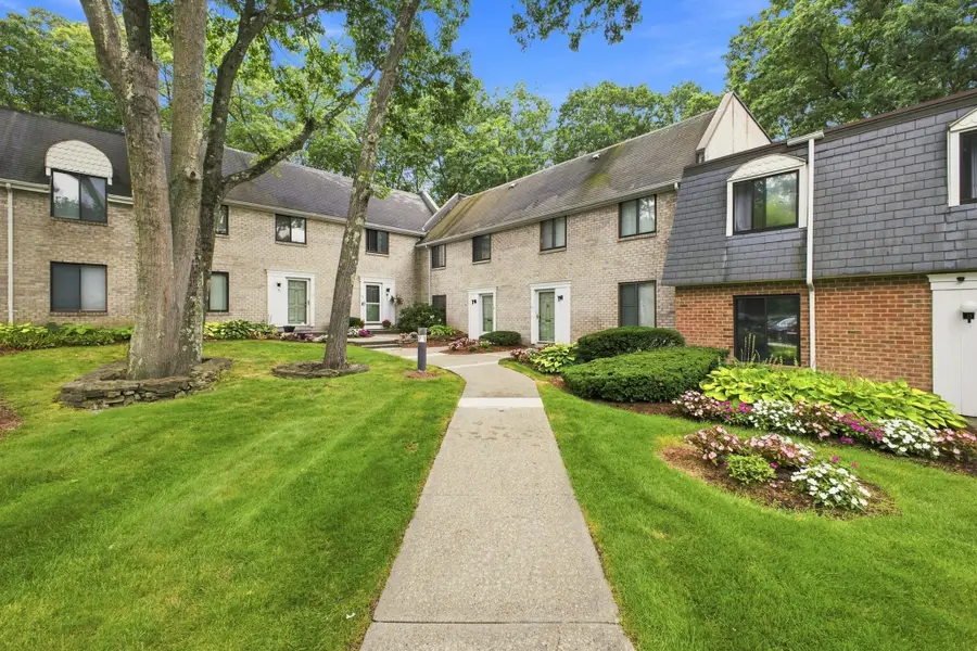 95 Commons Dr #107, Shrewsbury, MA 01545 - #2