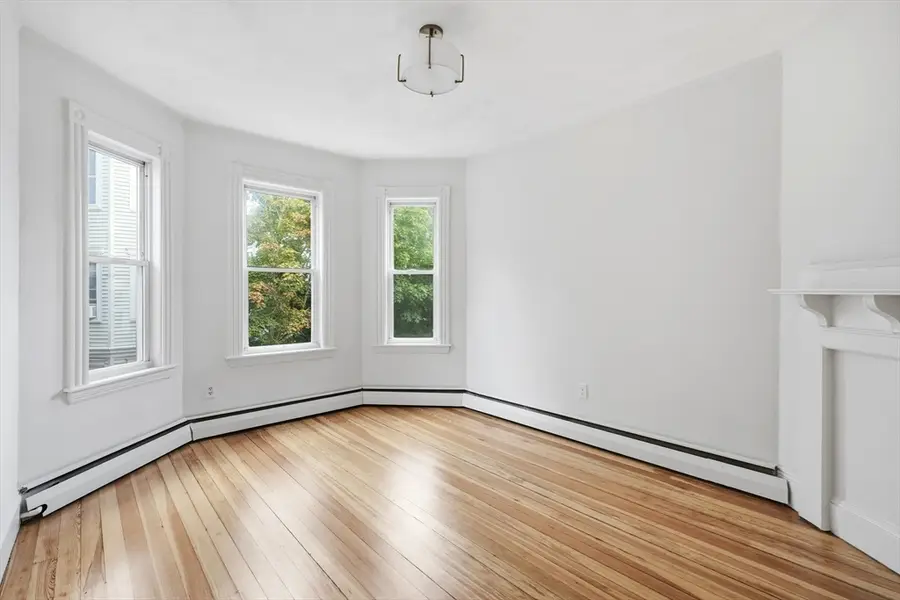 9 Hatch St #2, Boston, MA 02127 - #3