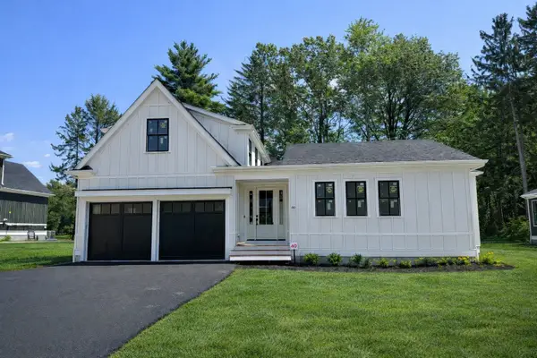 64 Country Farm Road, Framingham, MA 01701