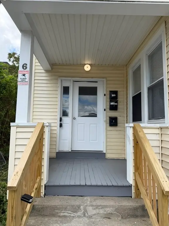 6 Dorchester St, Worcester, MA 01610