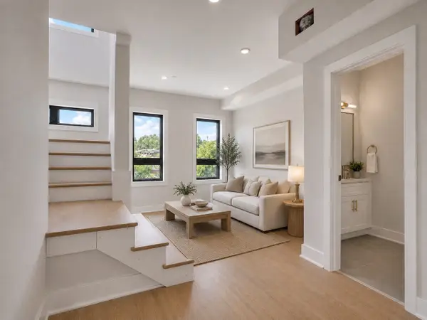 820 Hyde Park Ave. #306, Boston, MA 02136