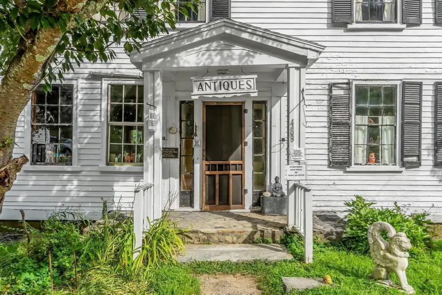 488 S Main St, Athol, MA 01331 - #3