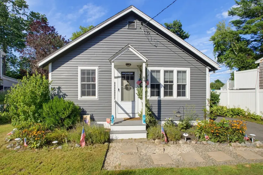46 W Shore Rd, Holbrook, MA 02343 - #2