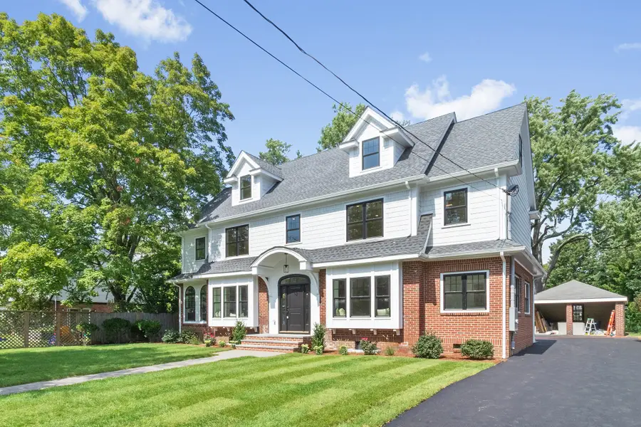 315 Crafts St, Newton, MA 02460 - #2