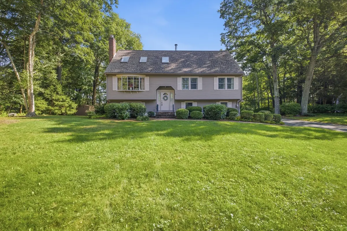 99 Overlook Dr, Raynham, MA 02767 - #1