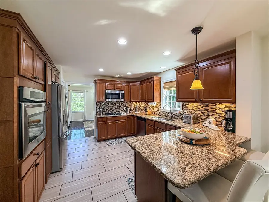 52 Phelps St, Marlborough, MA 01752 - #3