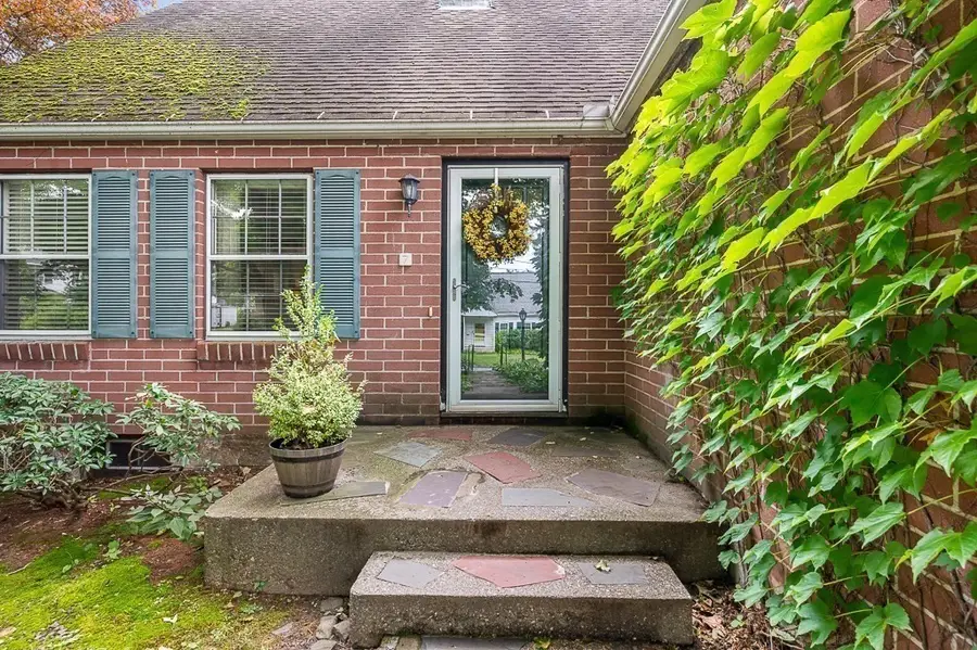 7 Virginia Rd, Worcester, MA 01602 - #2