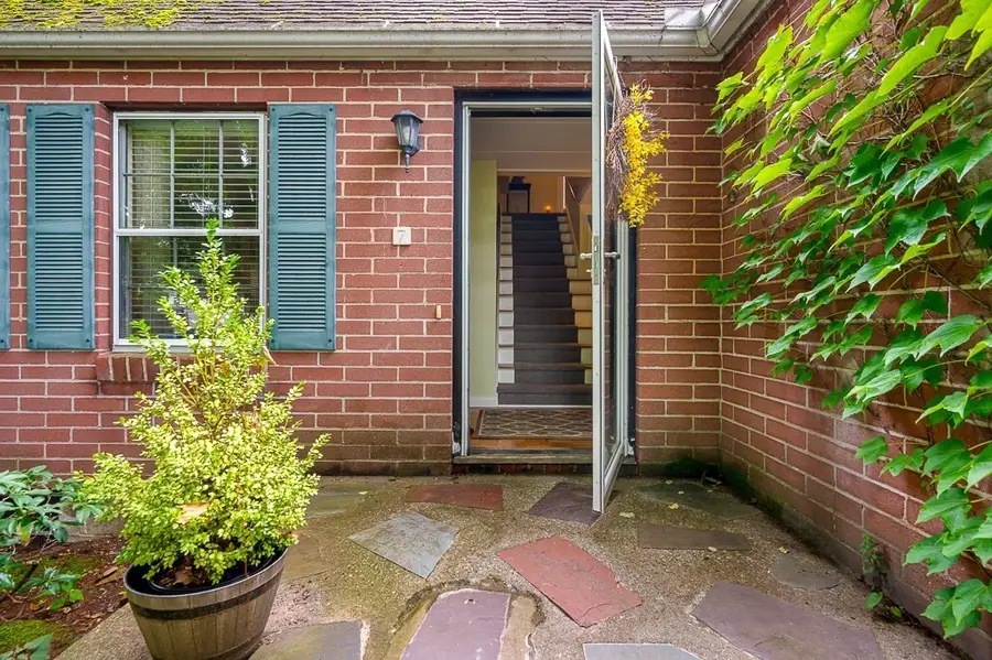 7 Virginia Rd, Worcester, MA 01602 - #3