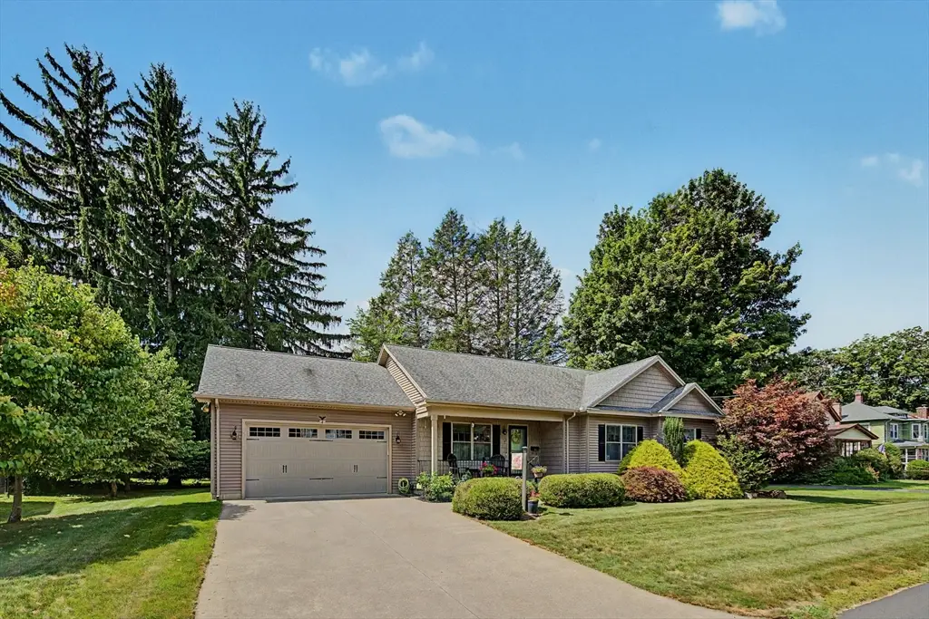 4 Mckinley Ave, Easthampton, MA 01027 - #1